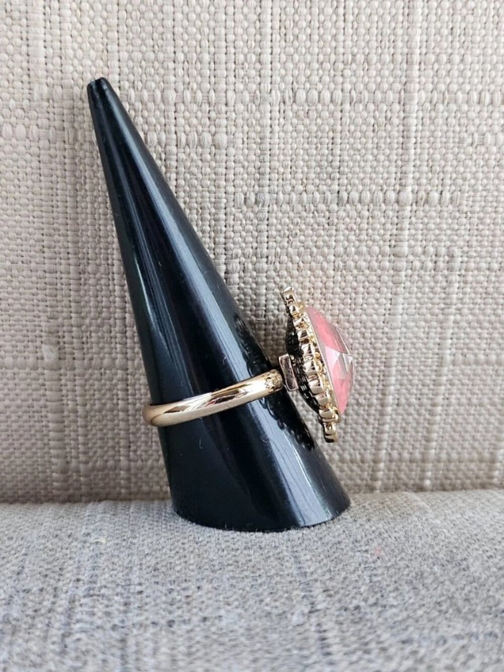 Women Ring Pink Salmon Crystal Fashion Jewelry Gold Tone Ring Size adj 9 to 11 - Picture 11 of 11